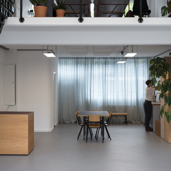 STUDIO BEIGE HIG 01
